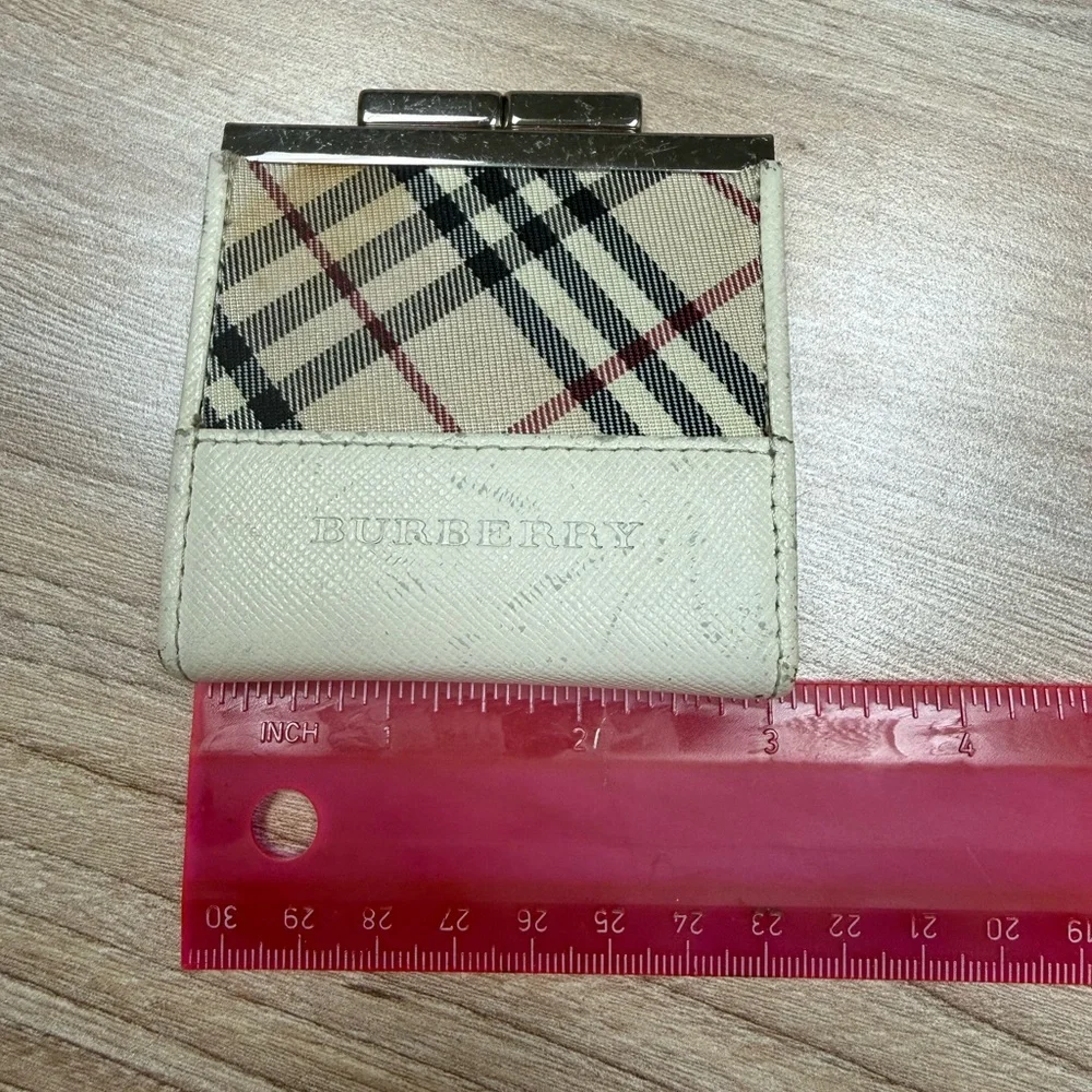 Burberry Kiss Lock Coin Pouch - Picture 6 of 7